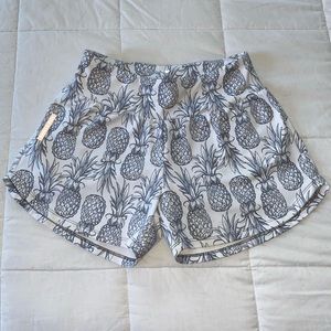 RARE PINEAPPLE RUNNERS